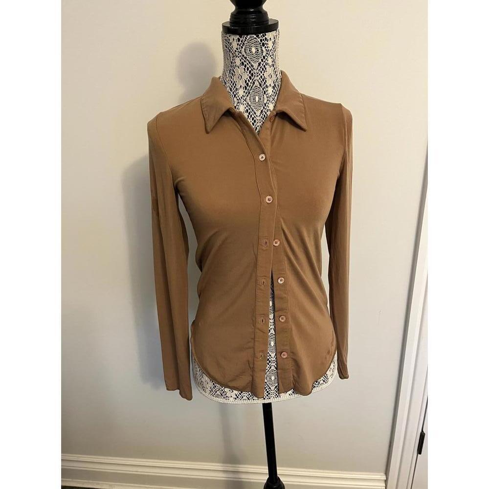 Aritzia Wilfred jersey button up top brown